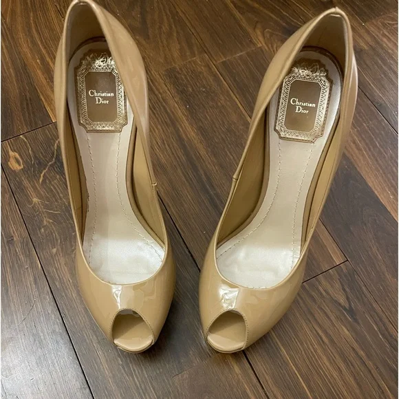 Christian Dior Cannage Beige and Gold Never Worn size 38 Peep Toe Platform - Picture 2 of 5